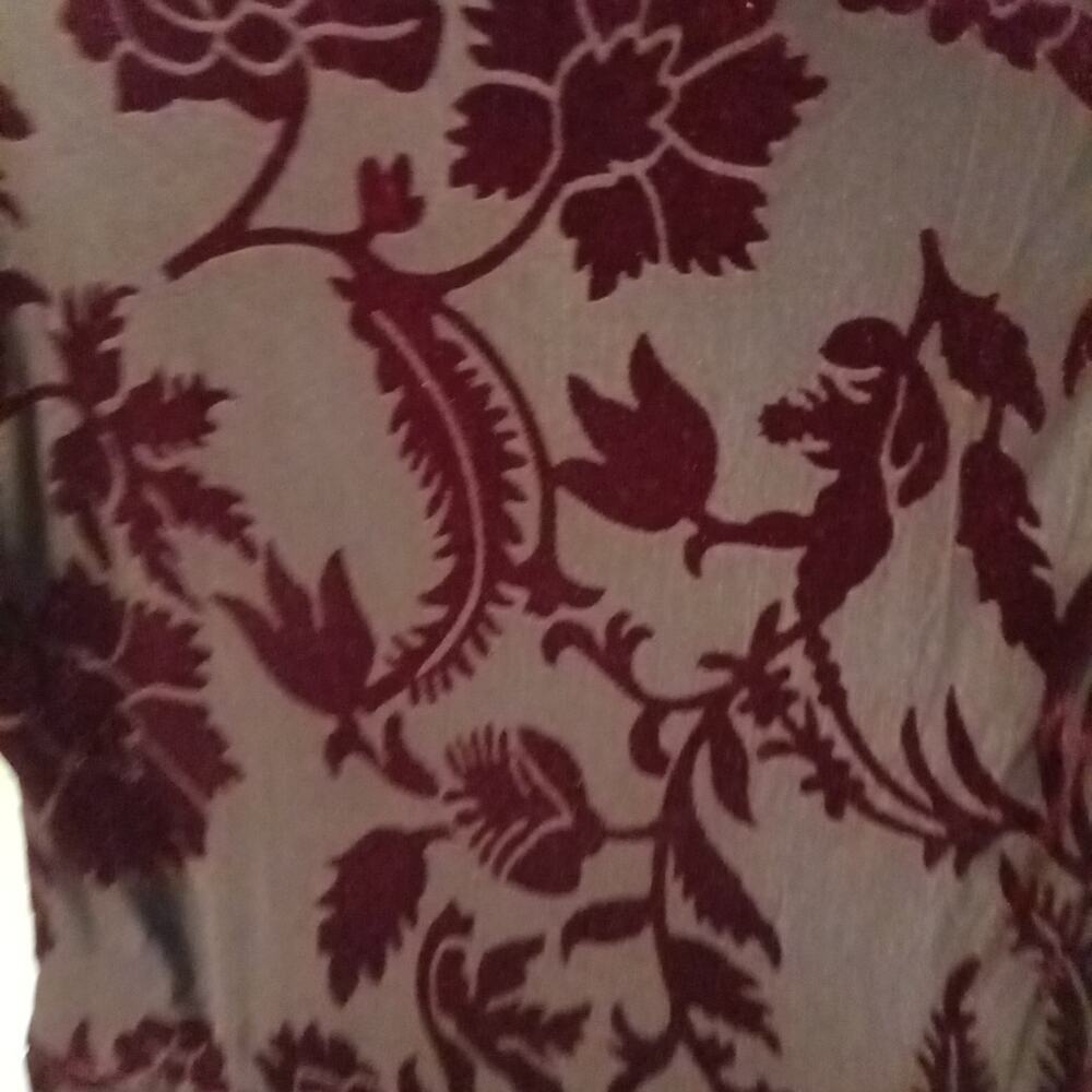 As U Wish S Small Burgundy Velvet Burnout Faux Wrap V-Neck Short Sleeve Dress - Picture 4 of 7